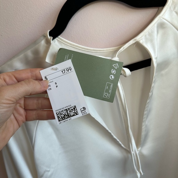 H&M white satin bishop sleeve crop top - Picture 3 of 4